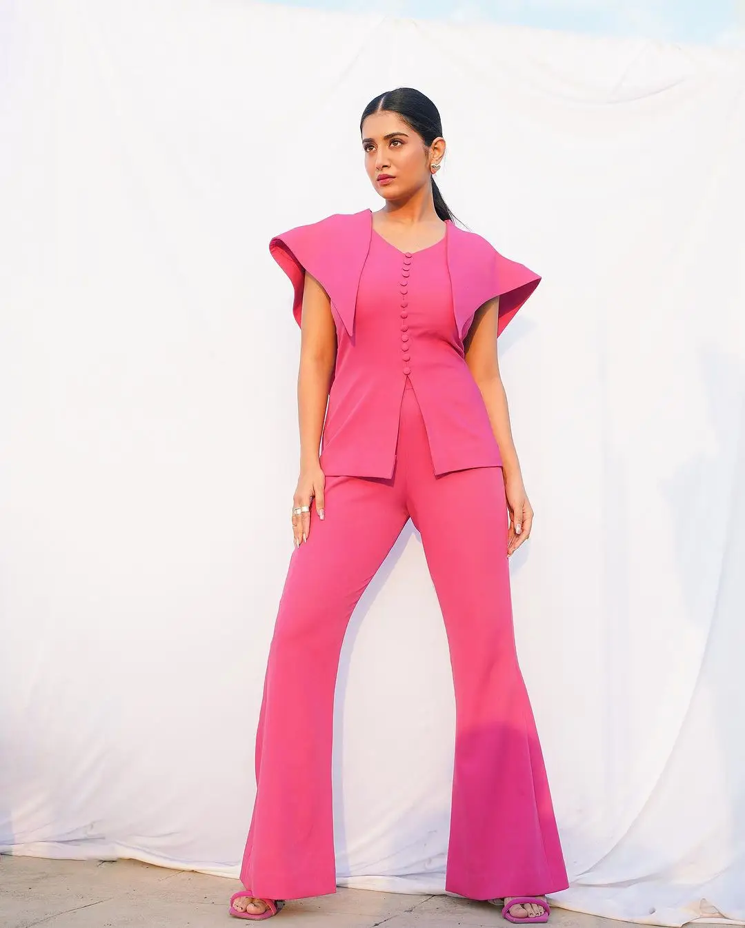 Rashi Singh Stills in Pink Coat Pant